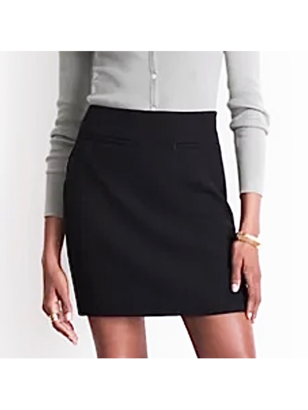 Banana Republic- Black Pencil Skirt- Above the Knee. Size: 4P